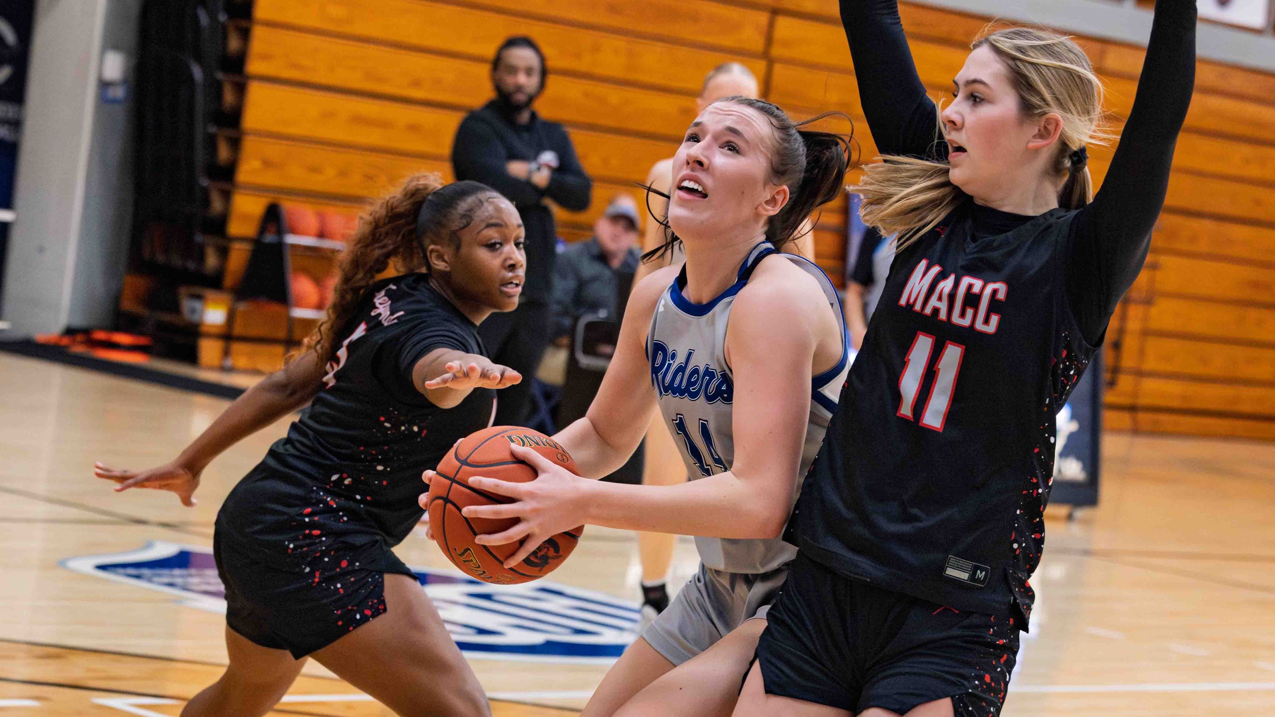 Roughriders Fall in Road Battle at Mineral Area